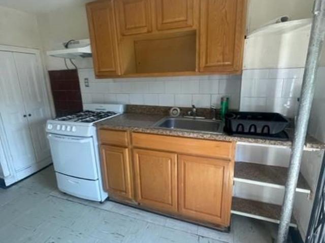 Townhouse for sale in Arverne, New York