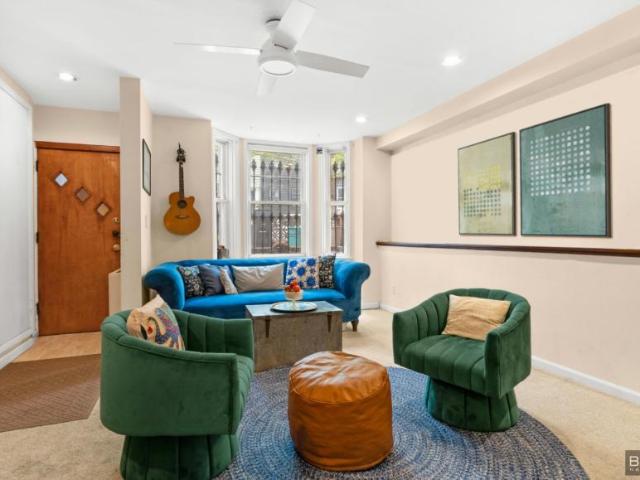 Townhouse for sale in Arverne, New York