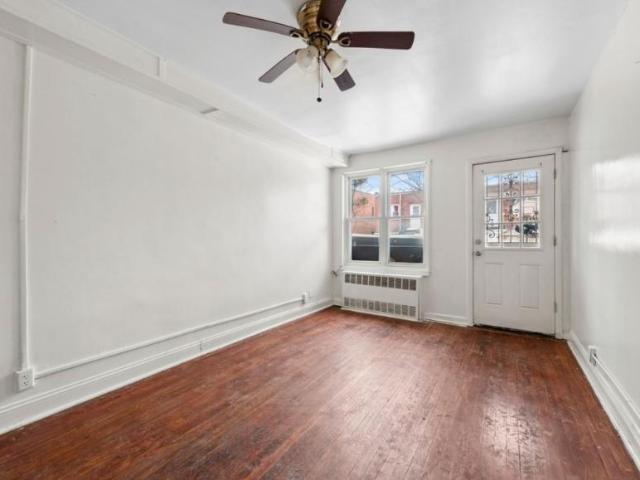 Townhouse for sale in Arverne, New York