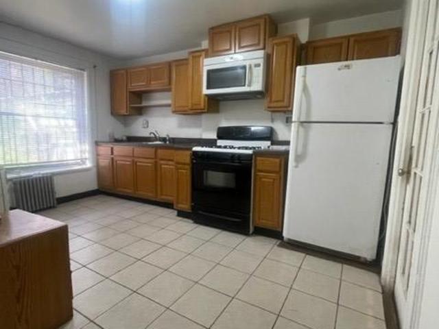 Townhouse for sale in Arverne, New York