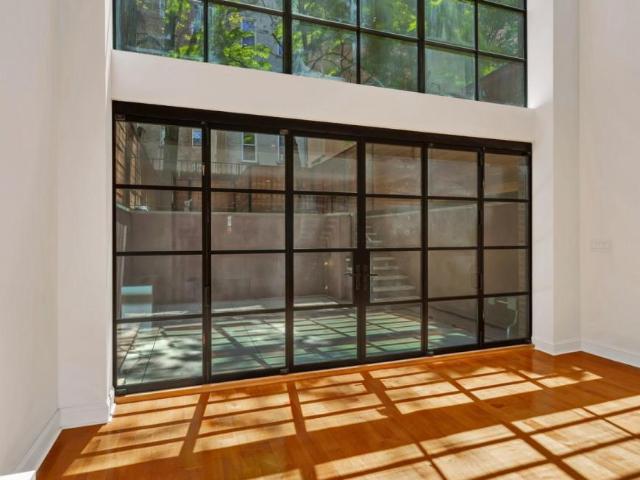 Townhouse for sale in Arverne, New York