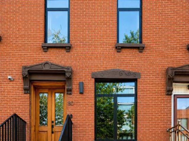 Townhouse for sale in Arverne, New York