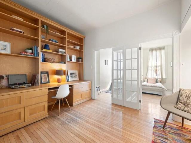 Townhouse for sale in Arverne, New York