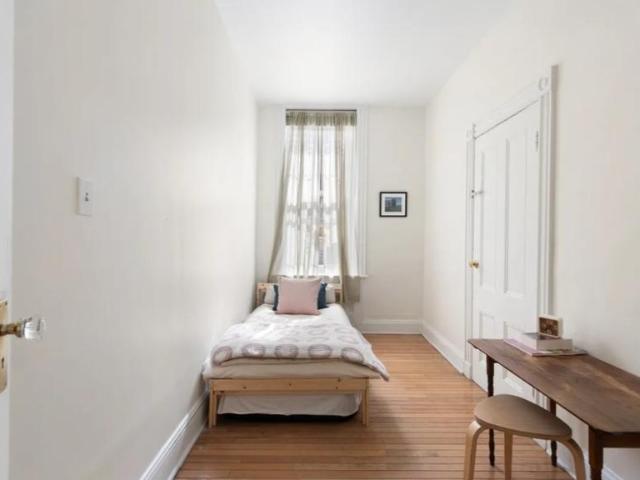 Townhouse for sale in Arverne, New York