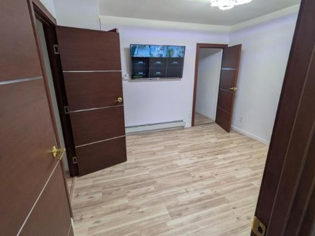 Townhouse for sale in Arverne, New York
