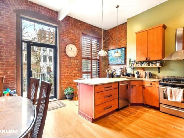 Townhouse for sale in Arverne, New York