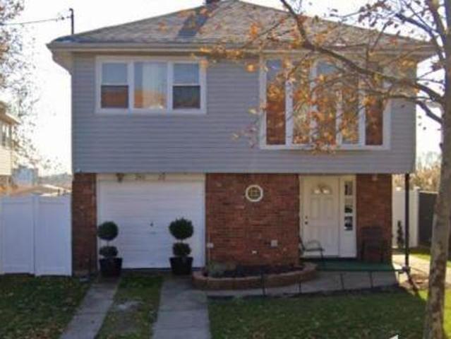 Townhouse for sale in Queens, Arverne