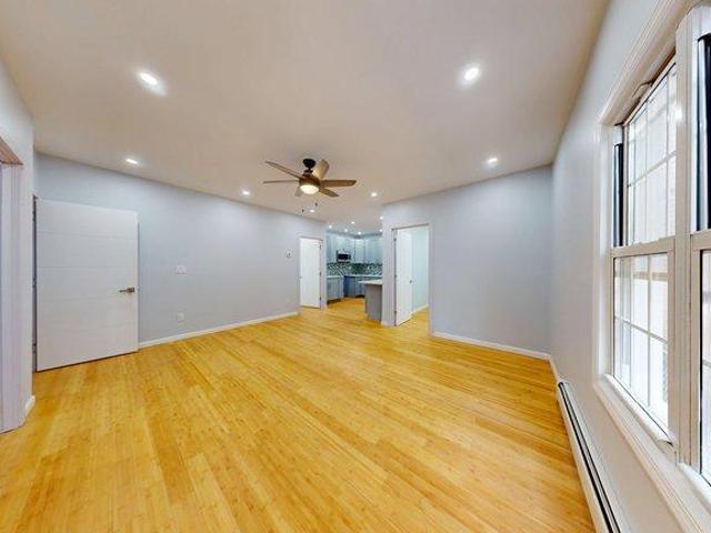 Townhouse for sale in Arverne, New York