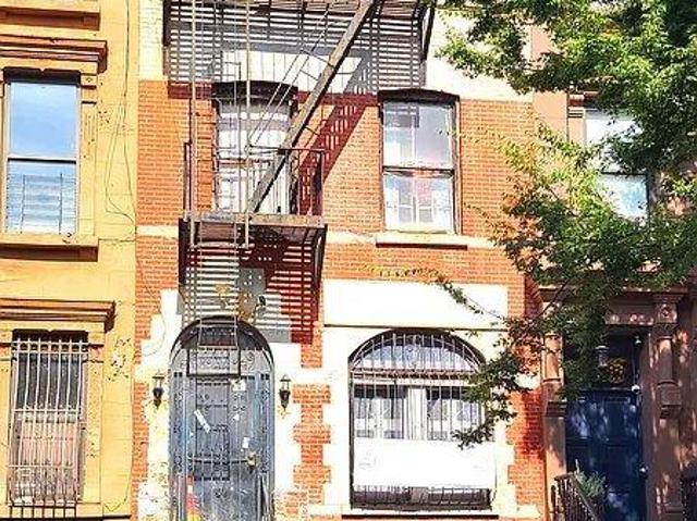 Townhouse for sale in Manhattan Community Board 10, New York
