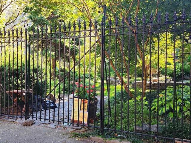 Townhouse for sale in Manhattan Community Board 10, New York