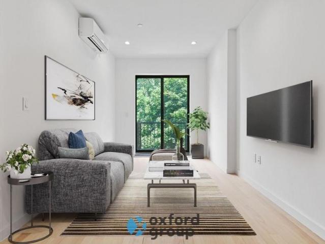 Townhouse for sale in Arverne, New York