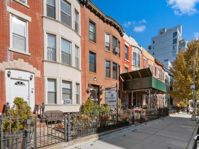 Townhouse for sale in Brooklyn