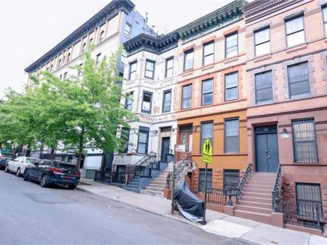 Townhouse for sale in New York
