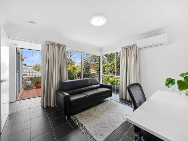 Townhouse for rent in Toombul, Queensland