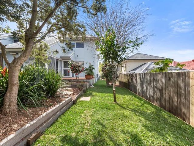 Townhouse for rent in Toombul, Queensland