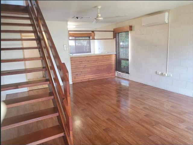 Townhouse for rent in Holloways Beach, Cairns