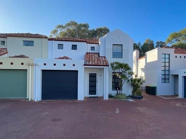 Townhouse for rent in Connolly, Western Australia