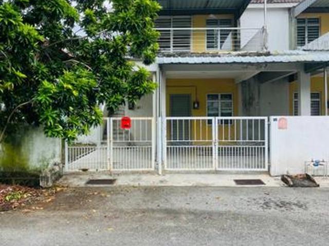 Townhouse for sale in Malaka