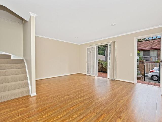 Townhouse for rent in Sydney, New South Wales