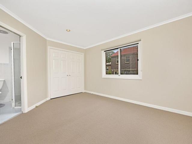 Townhouse for rent in Sydney, New South Wales