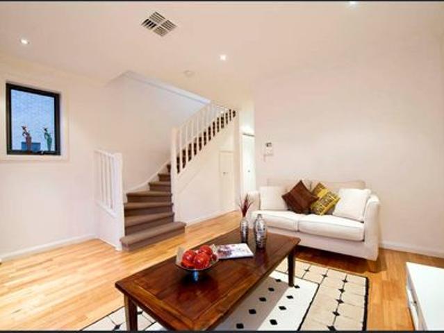 Townhouse for rent in Mont Albert, Melbourne