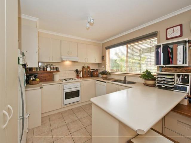 Townhouse for rent in Burwood East, Melbourne