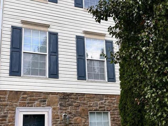 Townhouse for sale in Virginia