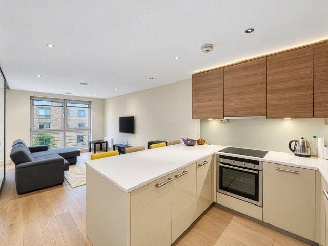 Apartment for rent in Sands End, Greater London
