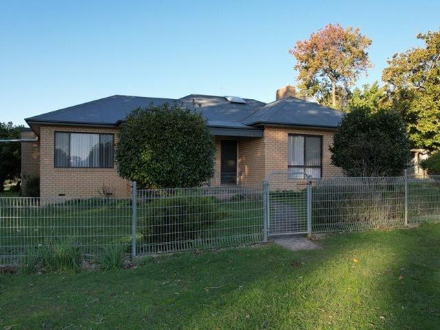 Cottage for sale in Munderoo, New South Wales