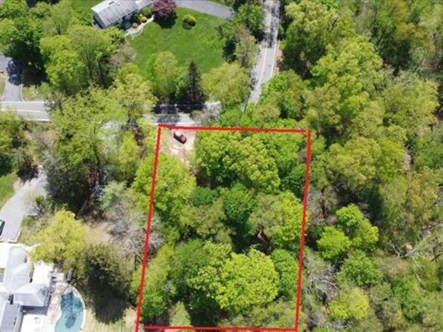 Land for sale in Mohegan Lake