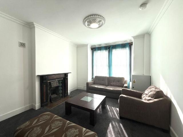 House for rent in London Borough of Ealing, Greater London