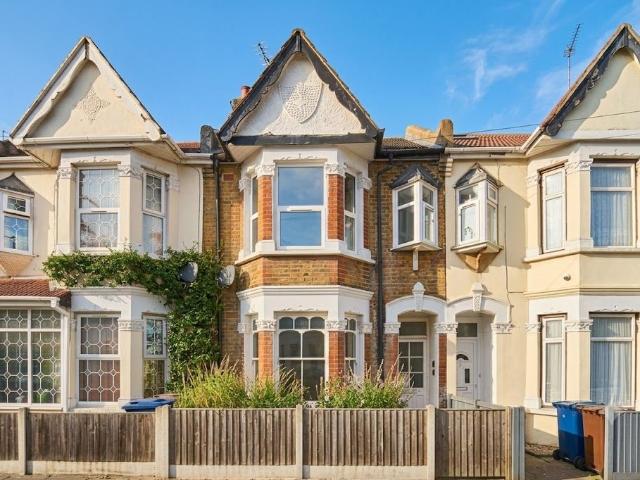 Apartment for rent in London Borough of Ealing, Greater London