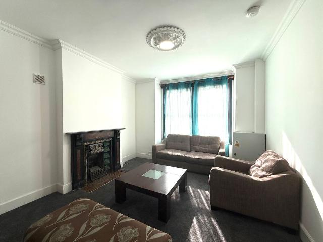 House for rent in London Borough of Ealing, Greater London