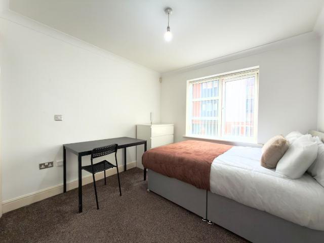Room for rent in Park Central, Birmingham