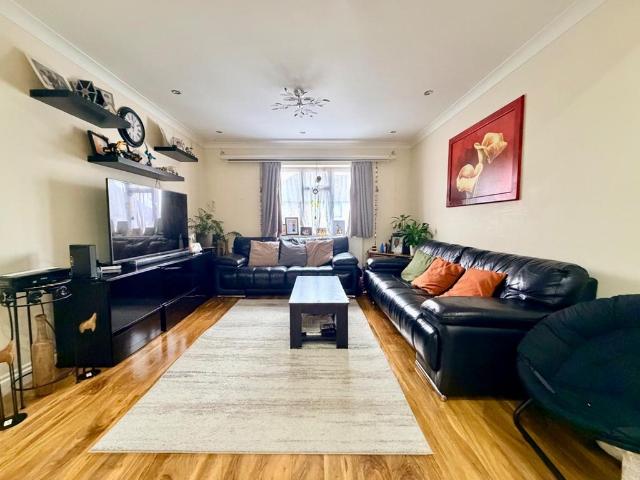 House for rent in Northwood, Greater London