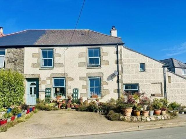 House for sale in Hayle, Cornwall