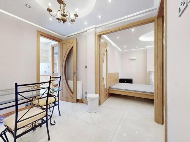 Apartment for rent in St. John's Wood, Greater London