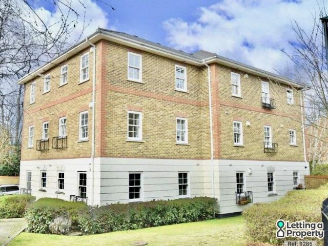 Apartment for rent in Heol-las, Surrey