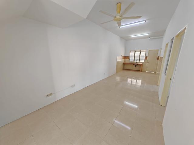 Townhouse for sale in Petaling, Subang Jaya