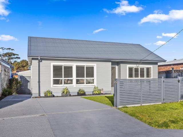 House for rent in Wollongong West, New South Wales