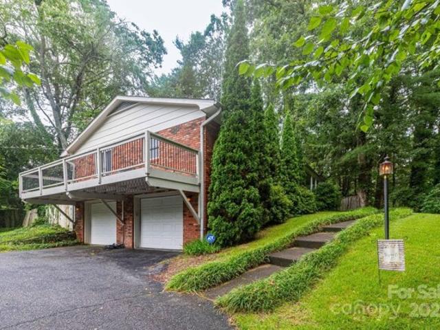 House for sale in Hendersonville, North Carolina