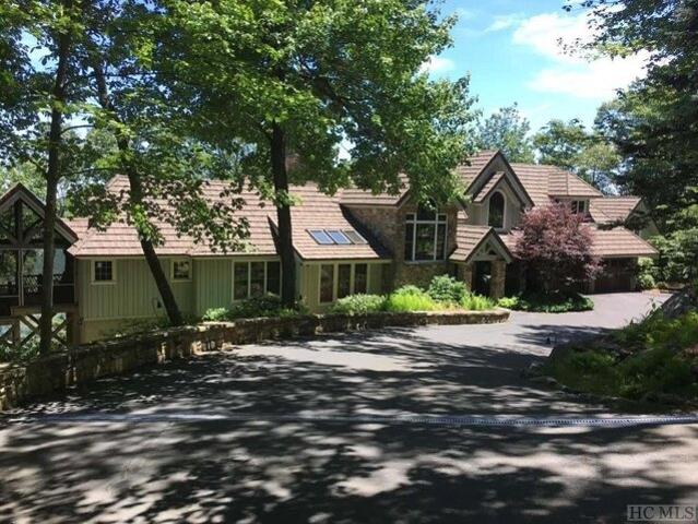 House for sale in Lake Toxaway House for sale in Lake Toxaway