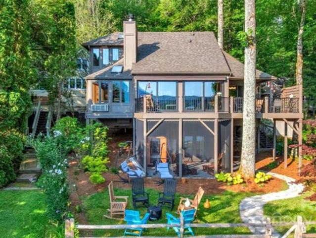 House for sale in Lake Toxaway House for sale in Lake Toxaway