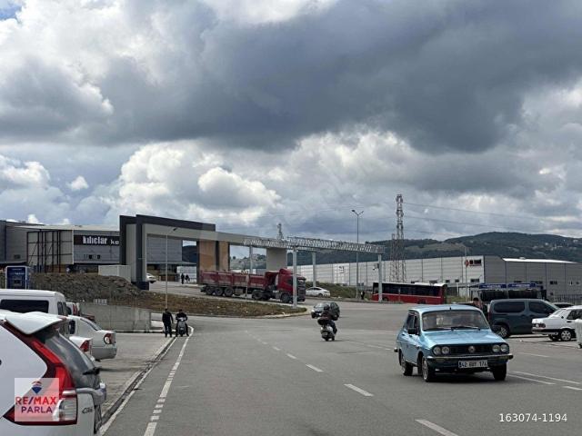 Toybelen, İlkadım içerisinde satılık Dükkan