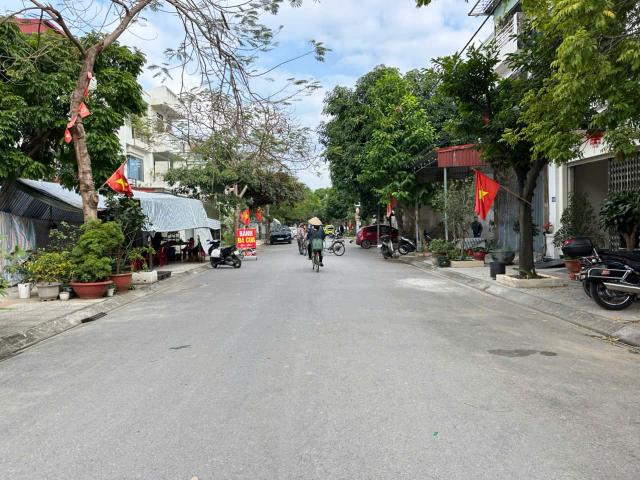 Nhà mặt phố bán