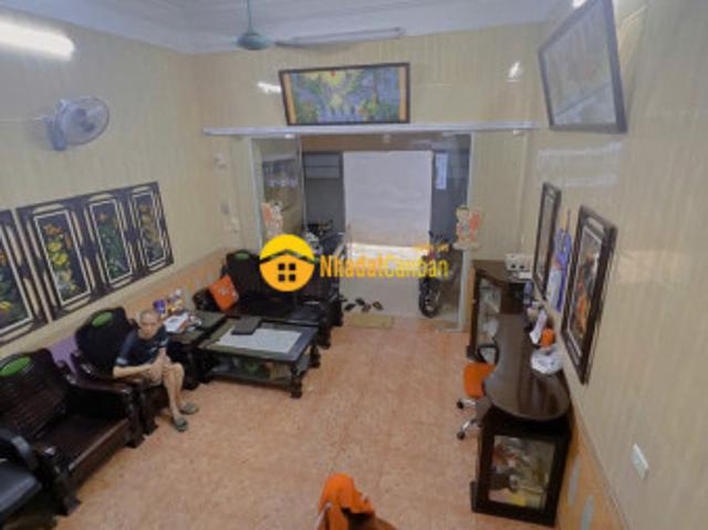 Nhà mặt phố bán
