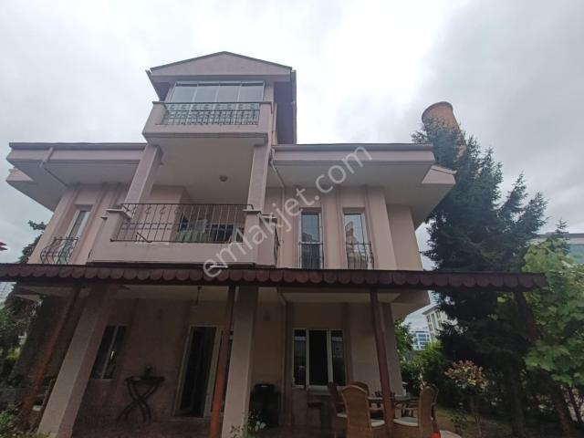 Yomra, Trabzon içerisinde satılık Villa
