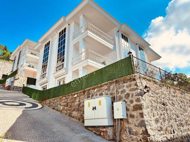 Trabzon içerisinde satılık Villa