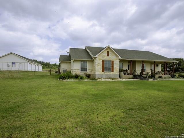 House for sale in Center Point, Texas