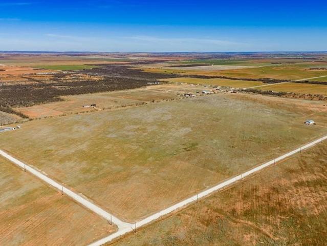 Land for sale in Taylor, Texas